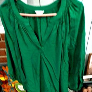 Beautiful Crown and I'vy Blouse